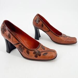 Prada Vintage 1996 Orange Antiqued Leather Floral Appliqué Block Heel Pump IT 39